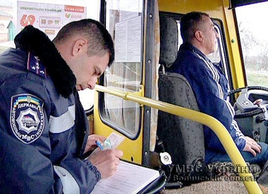 На Волині водії ігнорують світлофори та не вмикають поворотів. ФОТО