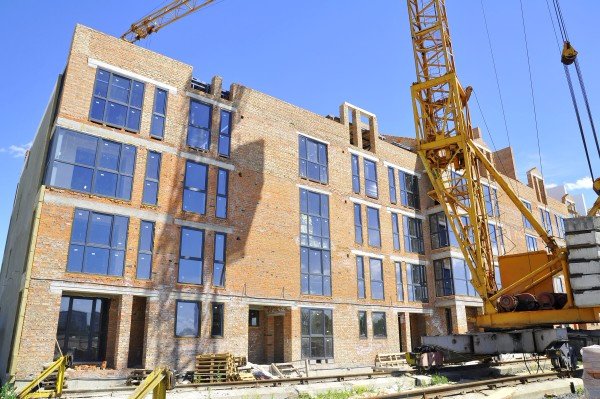 Монтаж даху та зведення мансардного поверху: опублікували звіт з ЖК «Юпітер»*