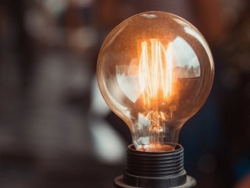 Коли в Україні повернуть планові графіки відключення