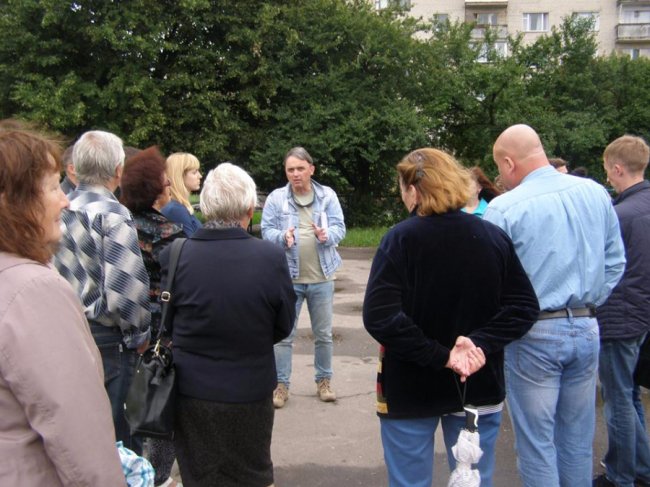 «Дістав сморід!»: лучани звернулися з клопотанням до нардепа Лапіна