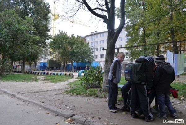 Будинок з обвалом «ліплять до купи», а він «розлазиться», – мешканці. ФОТО