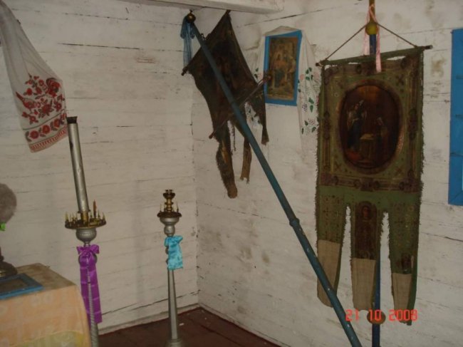 На Волині волонтери ремонтують унікальну 200-річну капличку. ФОТО