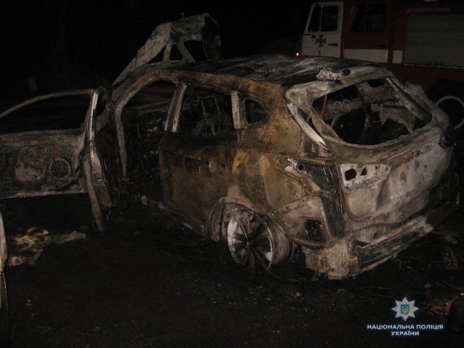 У Рівному вночі горіли автівки