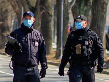 Волинські поліцейські отримують чималі надбавки до зарплати через коронавірус