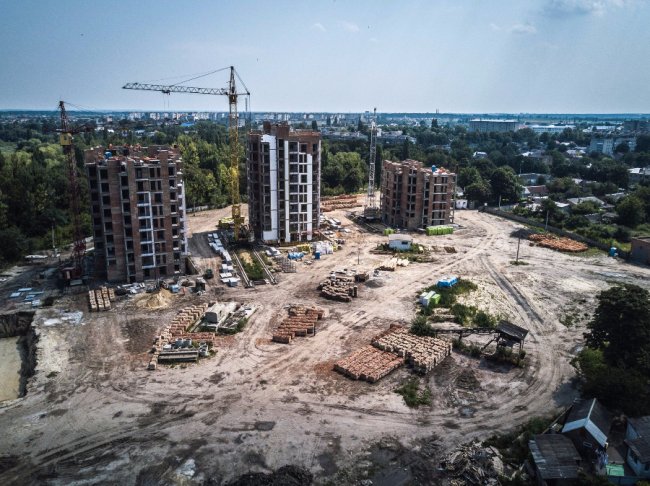 Луцький ЖК «Супернова»: вражаючі фото будівельного майданчика*