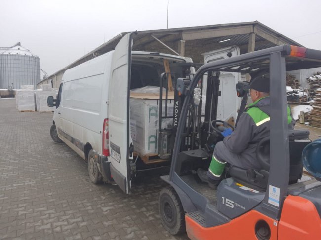 Волинські фермери отримали мобільні сховища для зерна від ООН