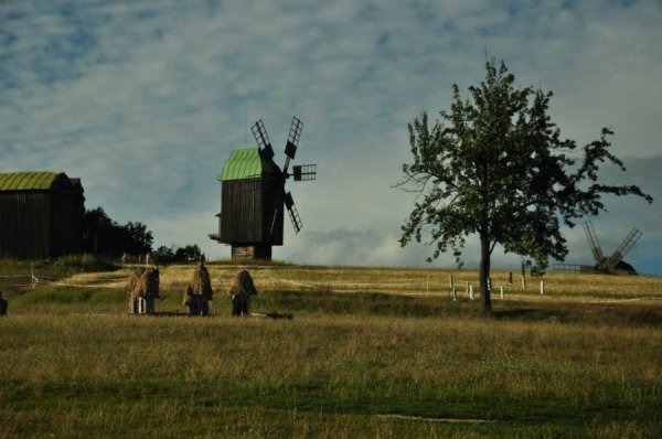 Лучанка влаштувала етно-показ одягу під Києвом. ФОТО. ВІДЕО