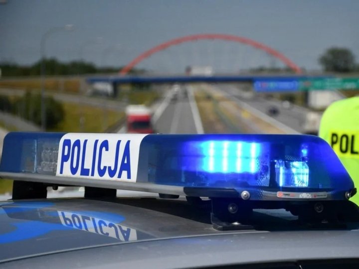 У Польщі жінка тягала за волосся 13-річну дівчину через українську мову