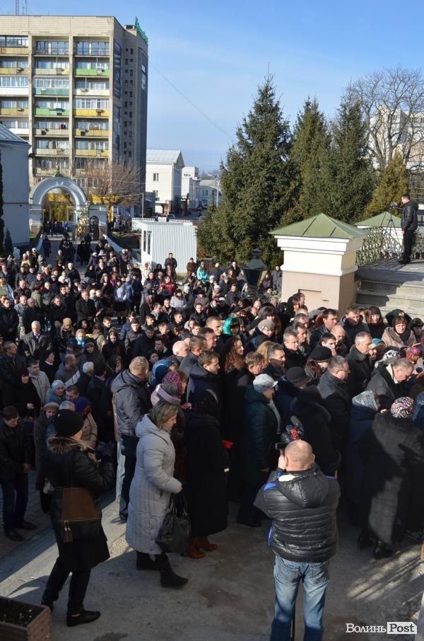 Лучани провели в останню путь бійця, що загинув під Іловайськом. ФОТО