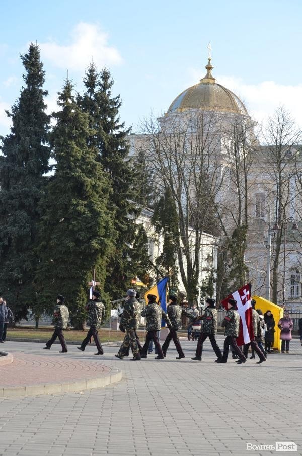 Лучани провели в останню путь бійця, що загинув під Іловайськом. ФОТО