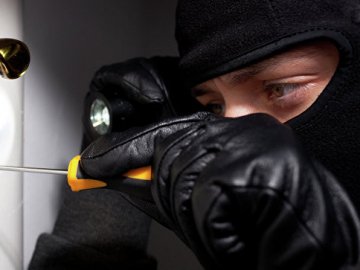У Луцьку злодійський тандем «обчистив» квартиру більше ніж на 300 тисяч