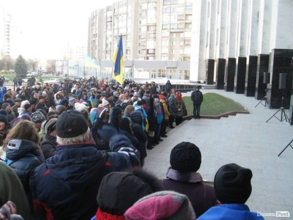 Четвертий день Нового Майдану у Луцьку. ФОТО