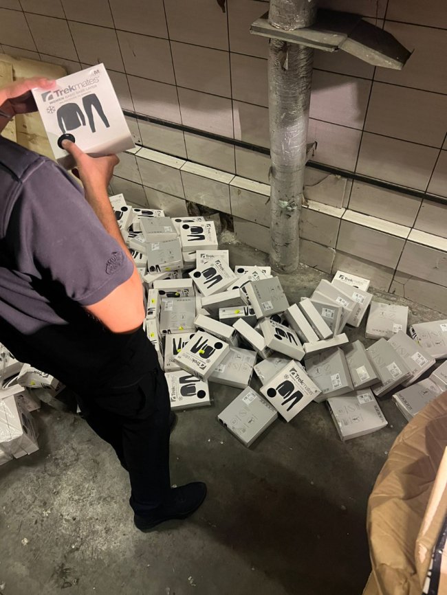 Через волинський кордон намагались провезти понад 3 тисячі брендових футболок та комплектів термобілизни