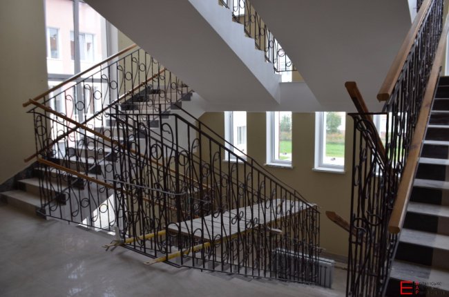 «Ні грошей, ні школи, ні дороги»: розповіли, чому 27 школа не готова до здачі