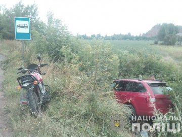 На Волині автівка збила мотоцикліста: чоловік – у лікарні