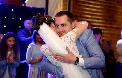 Волинянка запросила на весілля лікаря, який кілька років тому врятував їй життя