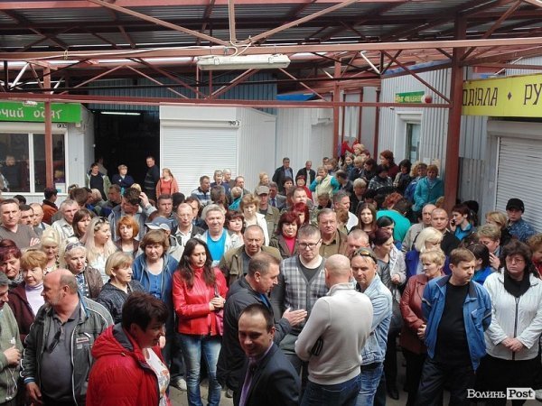 Підприємці «Варшавки» збираються пікетувати міськраду. ФОТО