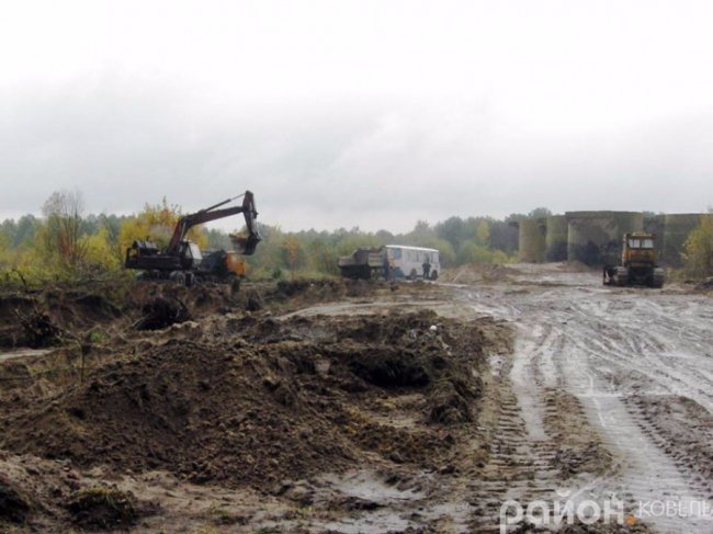 У Ковелі ремонтують дорогу, щоб вивезти відходи з ветсанзаводу