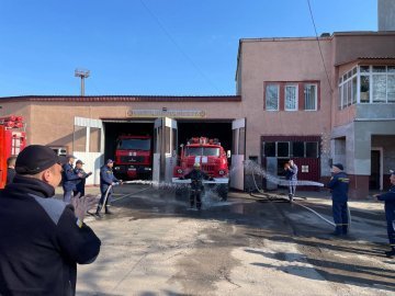 Про евакуацію із Маріуполя та «водні» проводи вогнеборця на пенсію: добрі новини від ВолиньPost за 3 травня