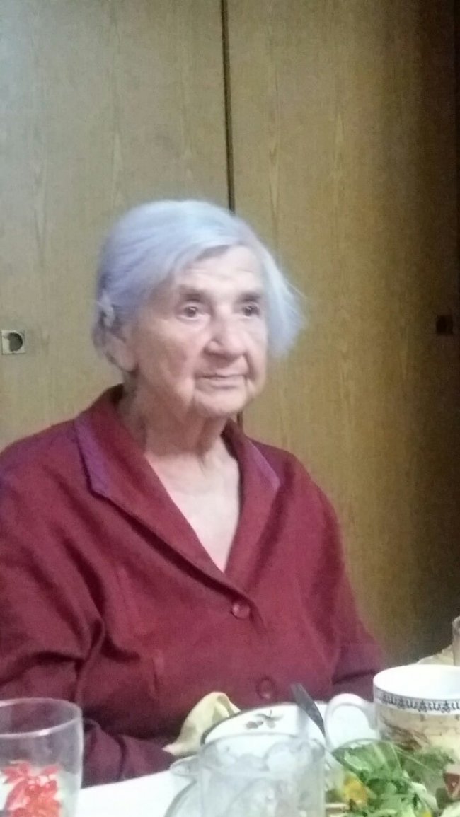 У Луцьку розшукують літню жінку, яка вийшла з дому і не повернулась. ФОТО