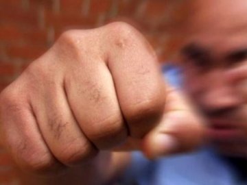 На Волині дебошир побив поліцейського