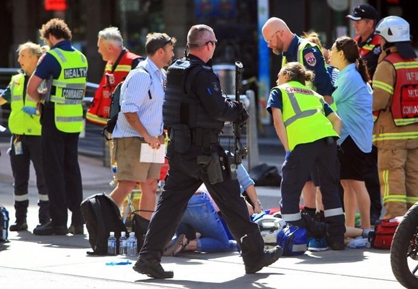 В Австралії авто в'їхало у натовп людей: постраждало 19 людей. ФОТО