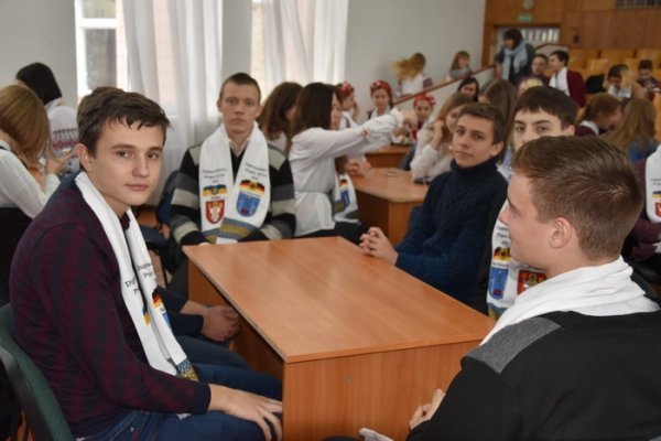 Луцьк, Німеччина, Волноваха: благодійний проект для школярів