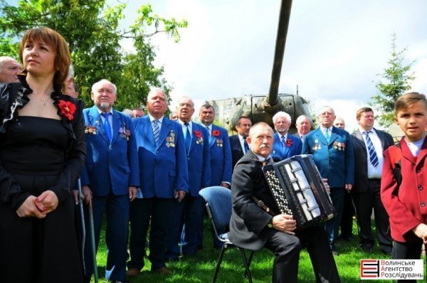 У музеї військової техніки відбулося відкриття оновленої стели Героїв Радянського Союзу. ФОТО
