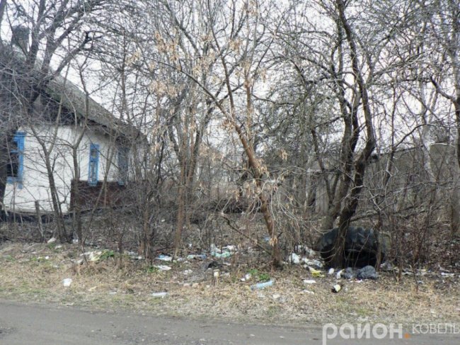 Сміття, мотлох і хащі: ковельський депутат просить прибрати «лице міста». ФОТО