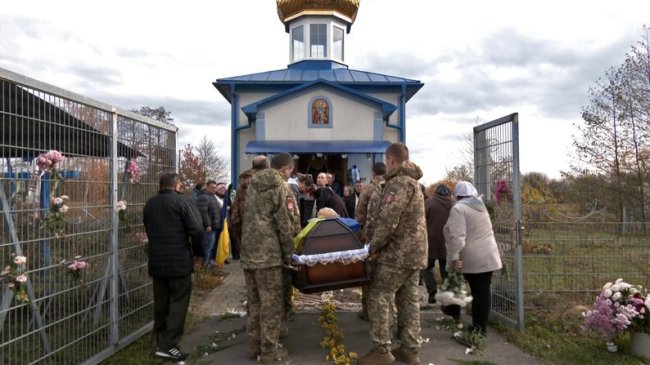 11 років бійця вважали зниклим безвісти: на Волині поховали Павла Богайчука, який пропав біля Іловайська