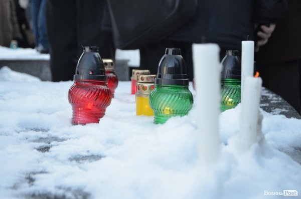  У Луцьку помолилися за загиблих у Києві і волю України. ФОТО