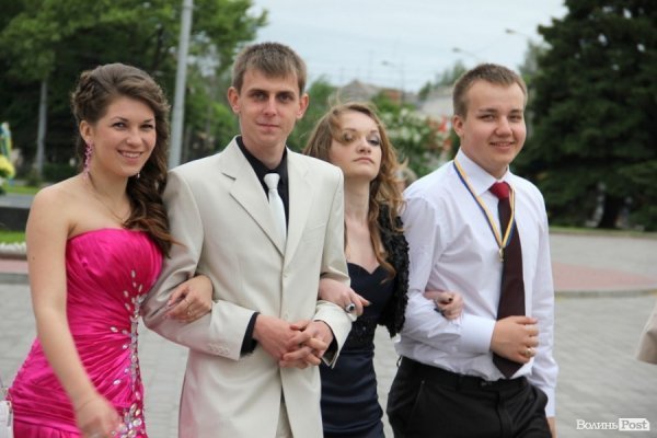 Луцьк відгуляв шкільні випускні. ФОТО