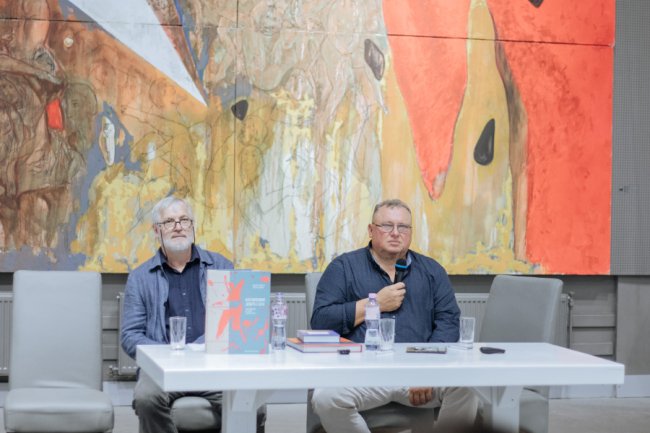 Понад дві тисячі квадратних метрів: у Музеї Корсаків презентували найбільшу картину у світі