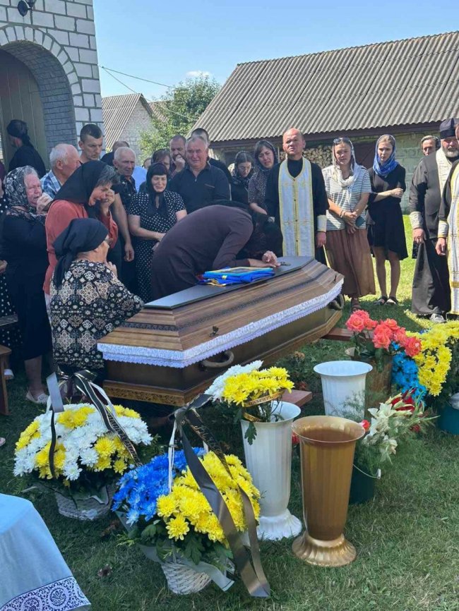 Врятував не одне життя: попрощалися з волинським хірургом, Героєм Олександром Ковчем