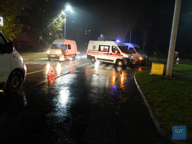 У Володимирі легковик на «євробляхах» підрізав бус і втік з місця аварії. ФОТО