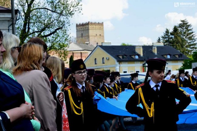 У Луцьку відбулась хода із вишитими рушниками. ФОТО