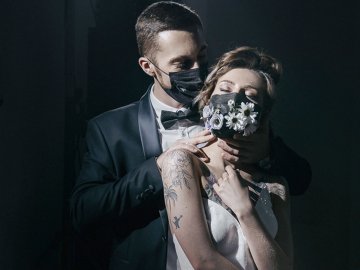 В обмеженому колі гостей і масках: як у Луцьку одружують під час карантину 