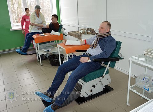 Волинські поліцейські здали кров для поранених бійців