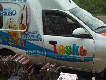 Луцькі прикордонники затримали автівку, яка перевозила контрабанду