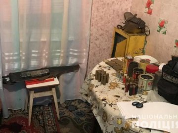 На Хмельниччині чоловік застрелив тещу, тестя і поранив  8-річну доньку