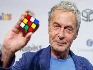 Яким був перший прототип кубика Рубіка?*