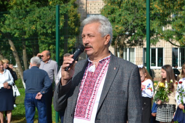 Благодійно, красиво, урочисто: як відсвяткували старт навчання у ліцеї Ковеля. ФОТО