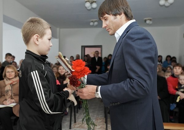 Виборці дякували Єремеєву за те, що дотримується обіцянок. ФОТО*