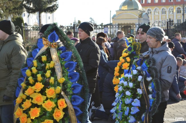 Загинув у день народження: Луцьк попрощався з воїном Віктором Лахаєм. ФОТОРЕПОРТАЖ