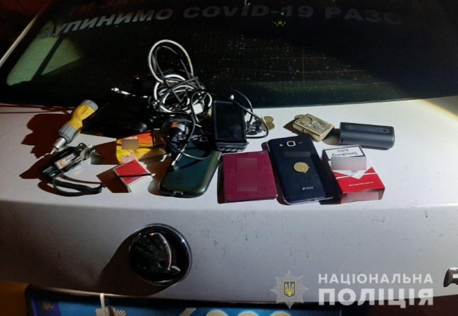 У Луцьку затримали серійного злодія, який за ніч обікрав аж 5 автівок. ФОТО
