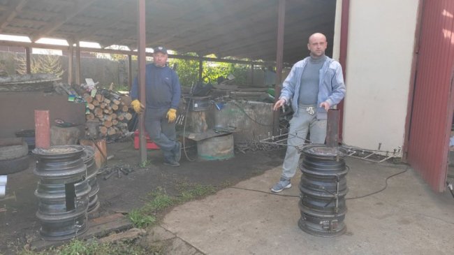 У місті на Волині виготовляють «буржуйки» для військових