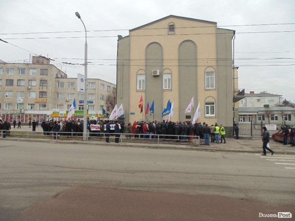 Майдан у Луцьку: Віче і хода на ДПЗ. ФОТО