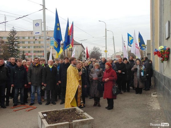 Майдан у Луцьку: Віче і хода на ДПЗ. ФОТО