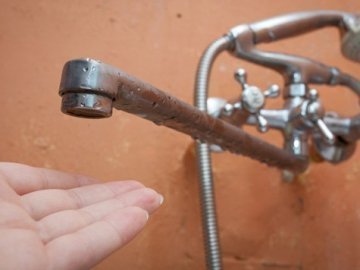 У Луцьку на деяких вулицях відключать гарячу воду і опалення