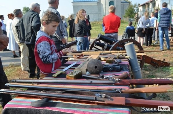 На Волині козаки і монахи допомагали воякам. ФОТО